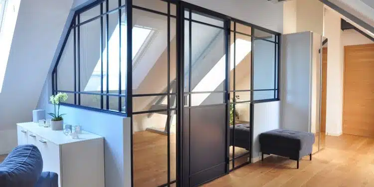 Comment intégrer une porte verrière d'atelier à votre décor intérieur