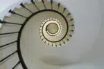 Embellissez votre logement avec un joli escalier fait main