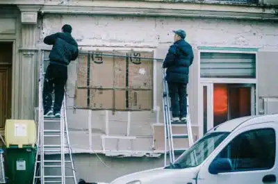 travaux sur la façade d'une maison